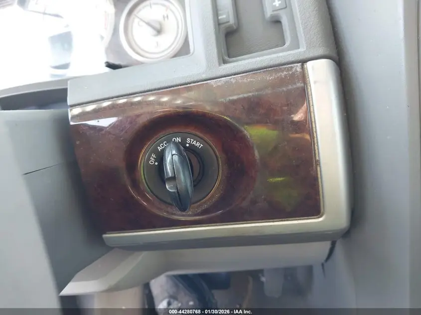 2010 CHRYSLER TOWN & COUNTRY TOURING