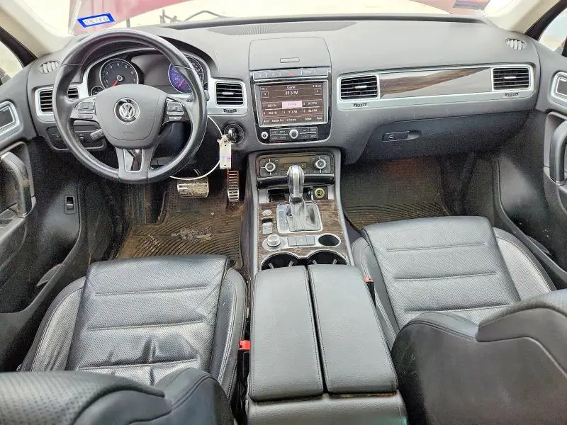 2017 VOLKSWAGEN TOUAREG EXECUTIVE  