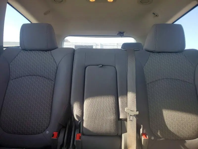 2010 CHEVROLET TRAVERSE LS  