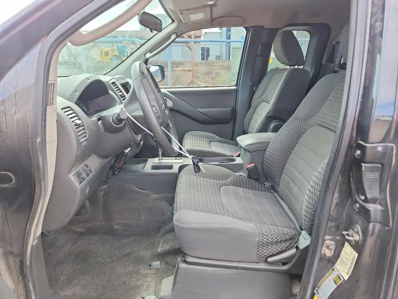 2011 NISSAN FRONTIER SV V6  