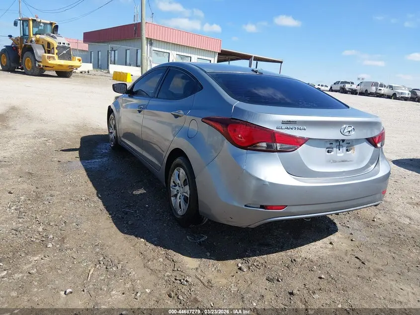2016 HYUNDAI ELANTRA SE