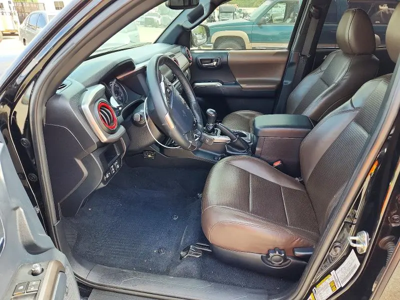 2017 TOYOTA TACOMA LIMITED  