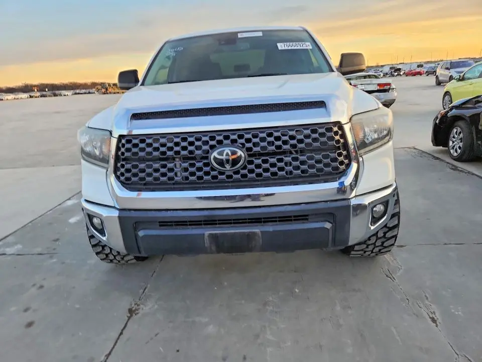2021 TOYOTA TUNDRA CREWMAX SR5  