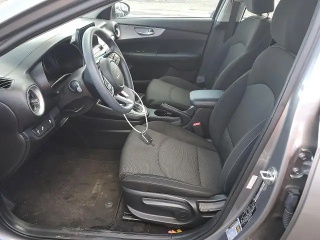 2023 KIA FORTE LX  