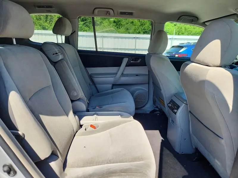 2011 TOYOTA HIGHLANDER BASE  