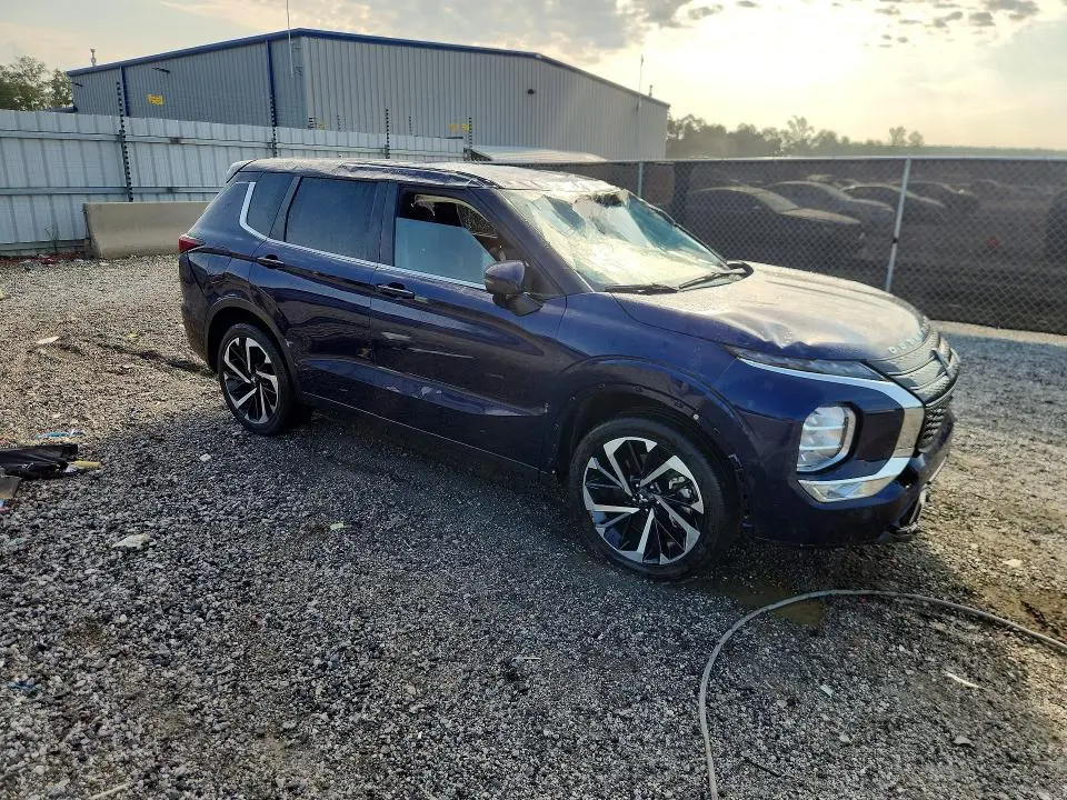 2024 MITSUBISHI OUTLANDER SE  