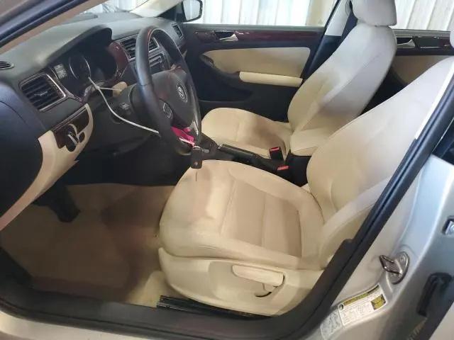 2012 VOLKSWAGEN JETTA SE  