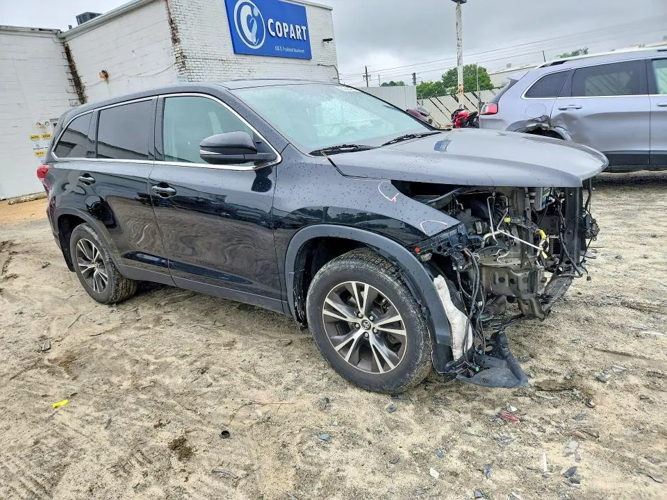 2019 TOYOTA HIGHLANDER LE PLUS  