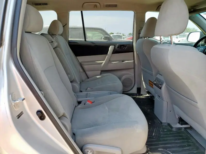 2010 TOYOTA HIGHLANDER   