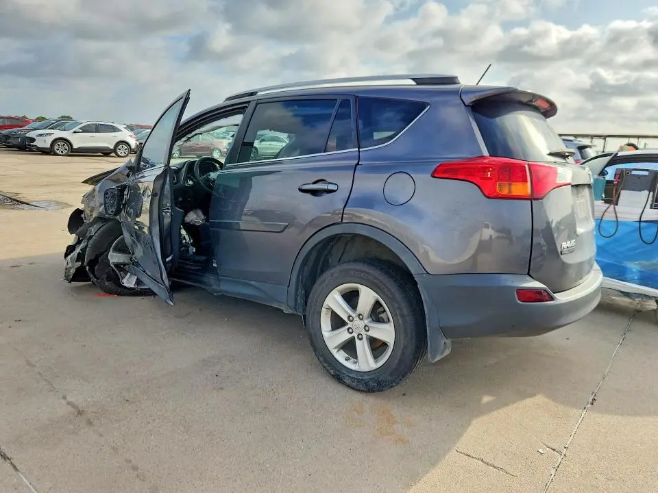2013 TOYOTA RAV4 XLE  