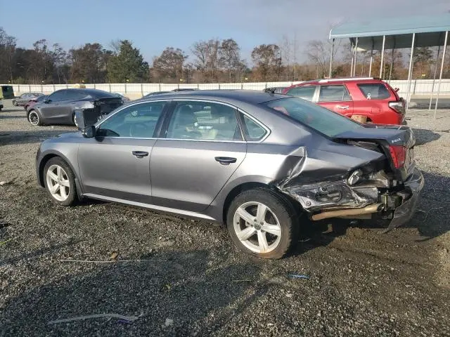 2013 VOLKSWAGEN PASSAT SE  