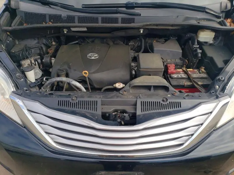 2017 TOYOTA SIENNA XLE 7-PASSENGER  