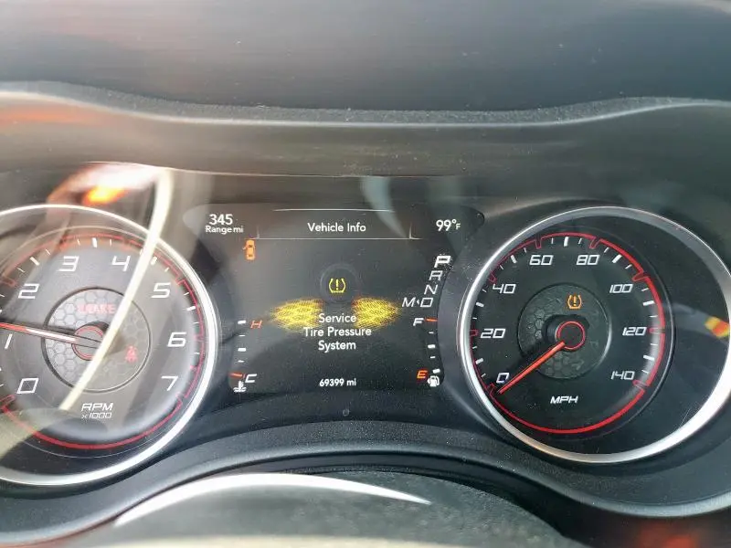 2015 DODGE CHARGER SE  