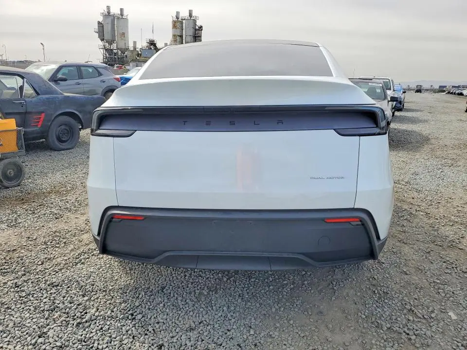 2026 TESLA MODEL Y   