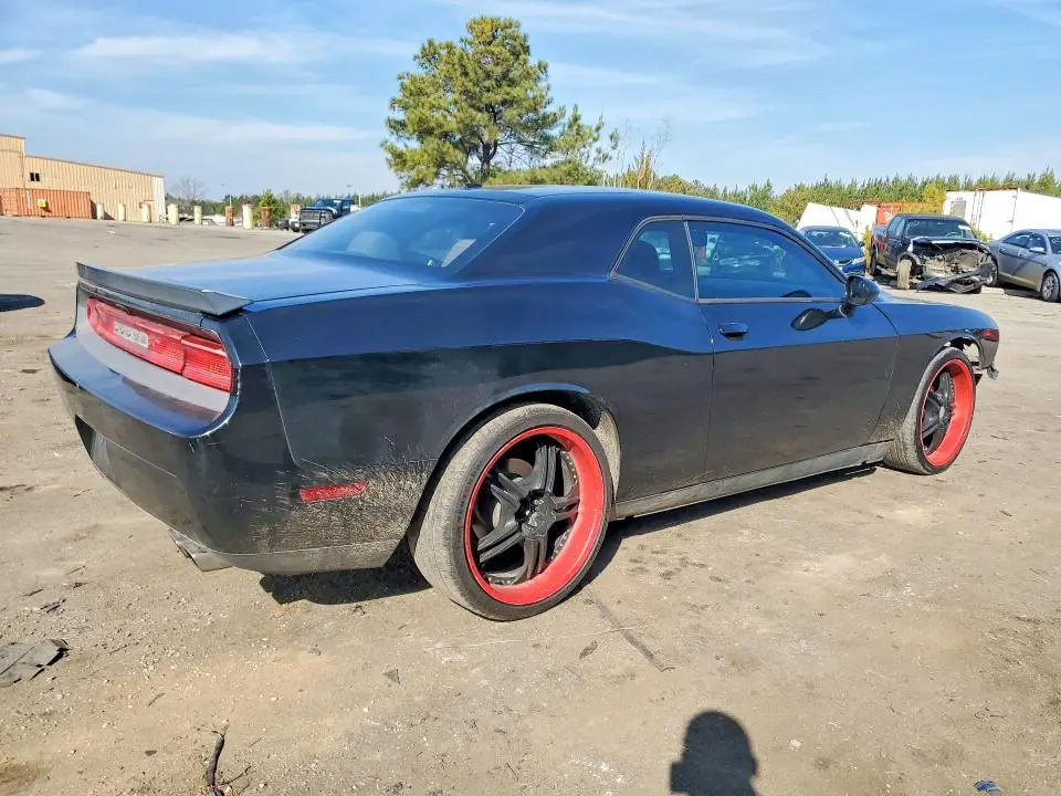 2013 DODGE CHALLENGER SXT  