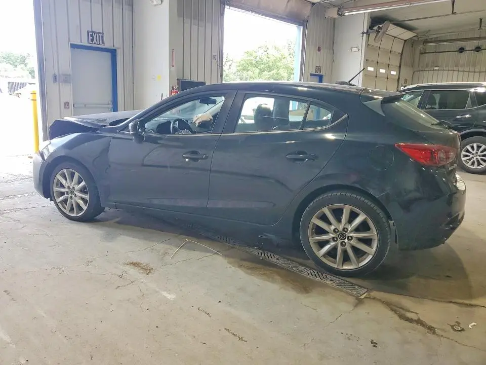 2017 MAZDA 3 TOURING  