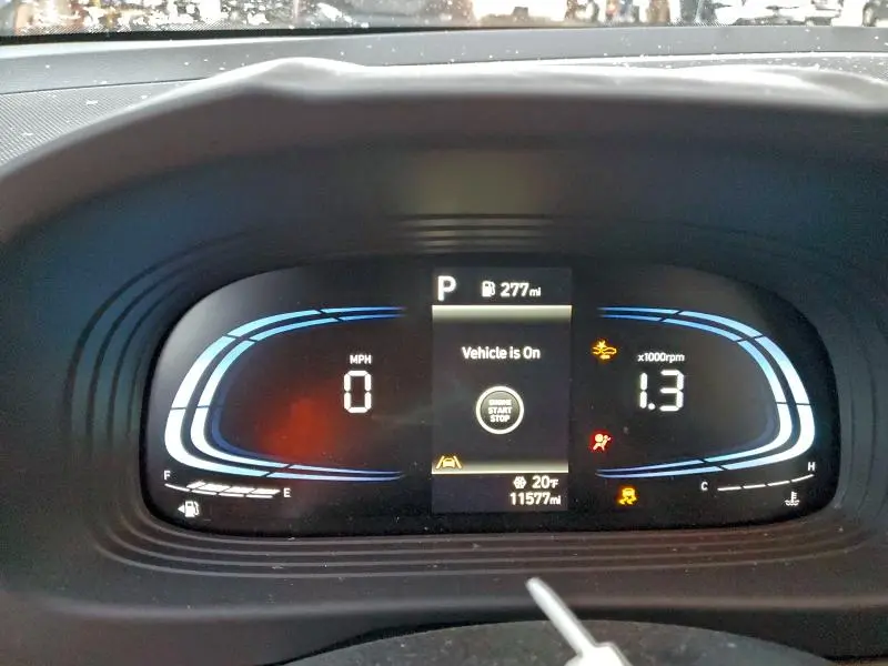 2025 HYUNDAI VENUE SEL  