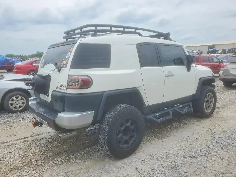 2011 TOYOTA FJ CRUISER BASE  