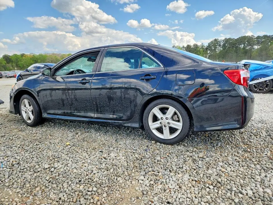 2014 TOYOTA CAMRY SE  