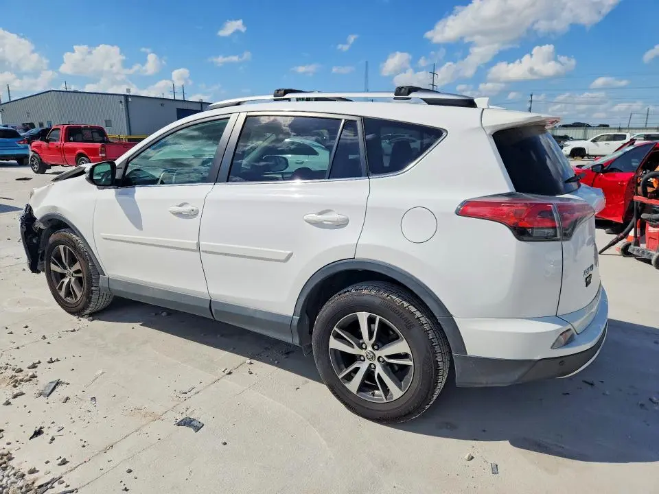 2016 TOYOTA RAV4 XLE  