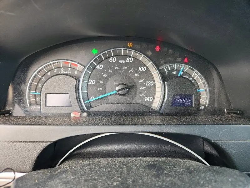 2012 TOYOTA CAMRY SE  