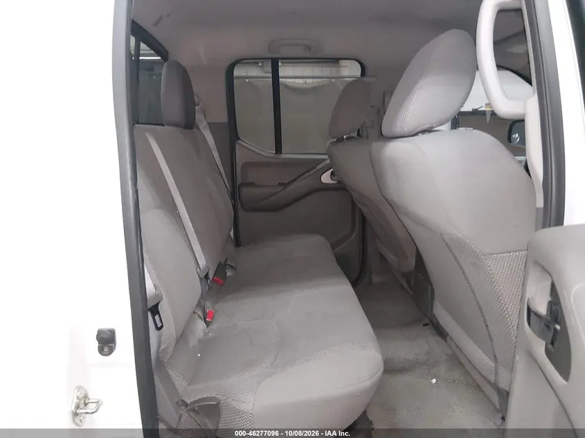 2016 NISSAN FRONTIER SV