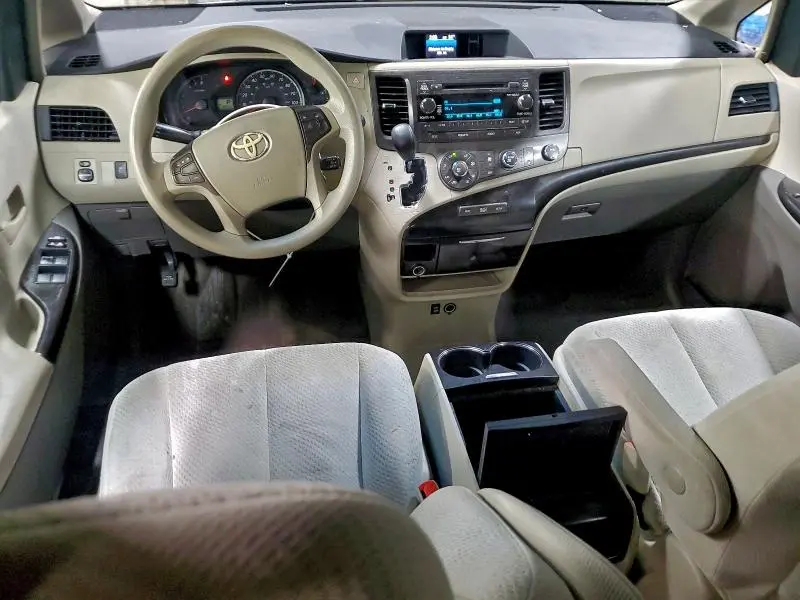 2011 TOYOTA SIENNA LE  