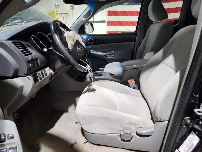 2011 TOYOTA TACOMA V6  