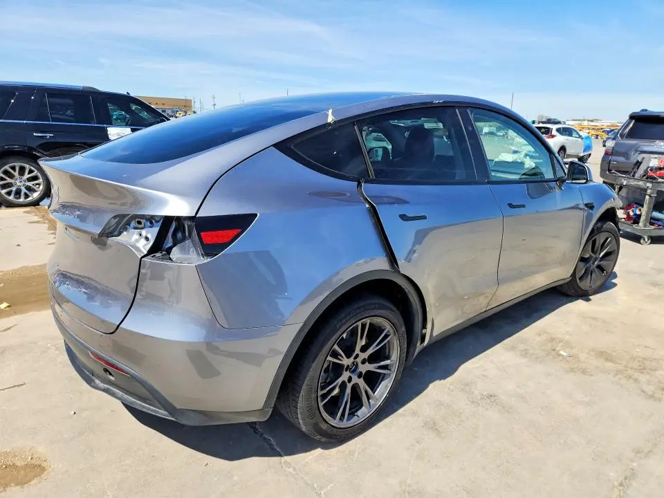 2025 TESLA MODEL Y   