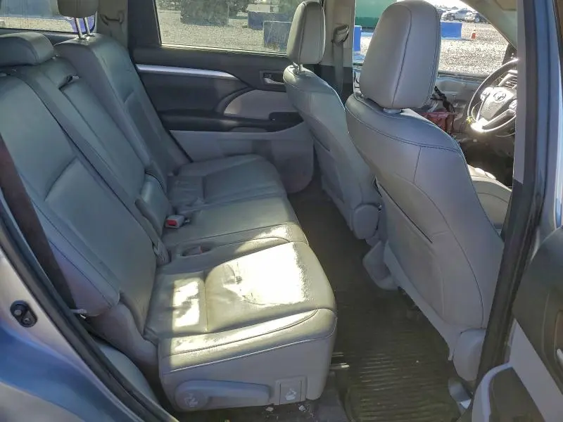 2016 TOYOTA HIGHLANDER XLE  