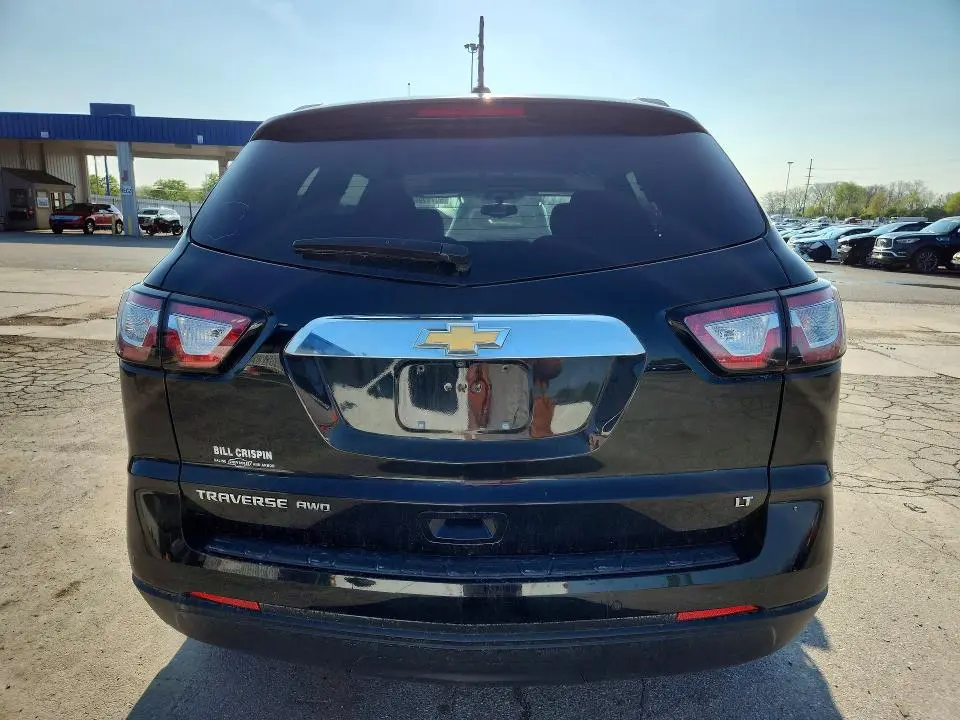 2017 CHEVROLET TRAVERSE LT  