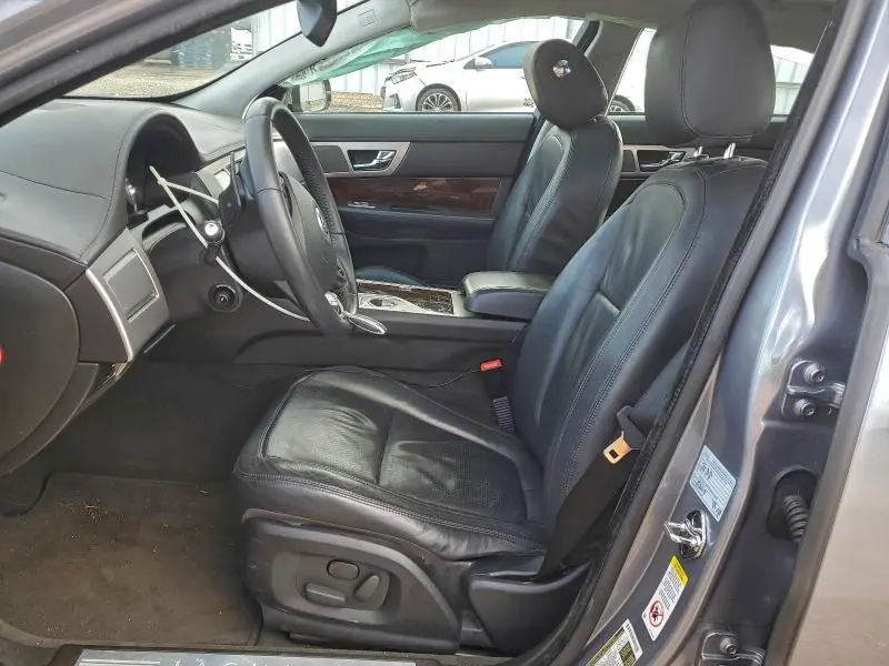 2011 JAGUAR XF PREMIUM  