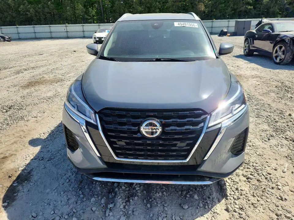 2021 NISSAN KICKS SV  