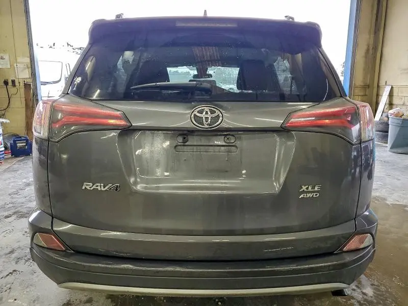 2017 TOYOTA RAV4 XLE  