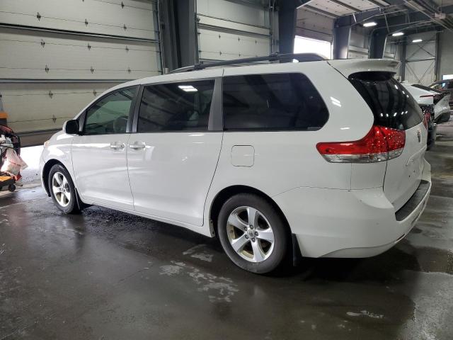 2012 TOYOTA SIENNA LE