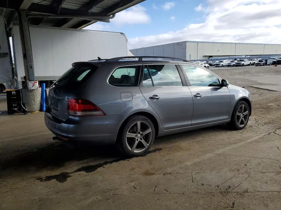 2011 VOLKSWAGEN JETTA TDI  