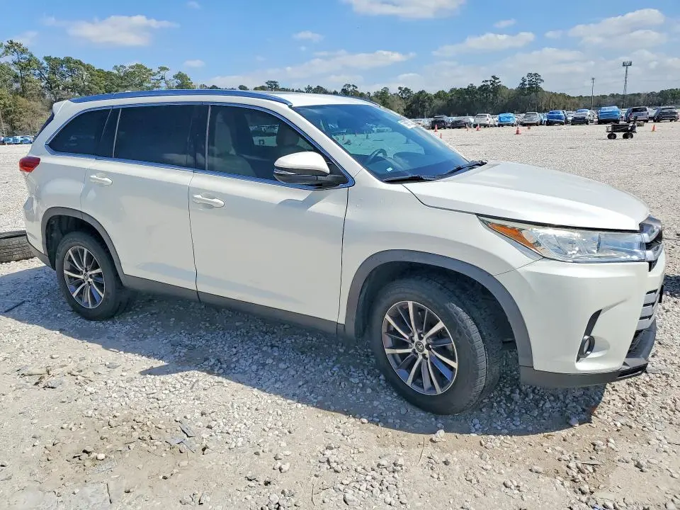 2019 TOYOTA HIGHLANDER   