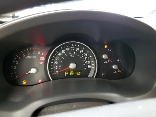 2011 KIA SEDONA LX  