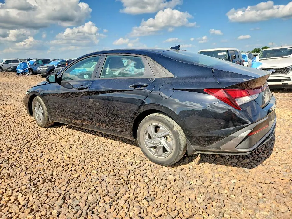 2025 HYUNDAI ELANTRA SE  