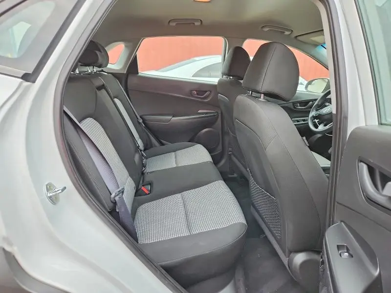 2018 HYUNDAI KONA SE  
