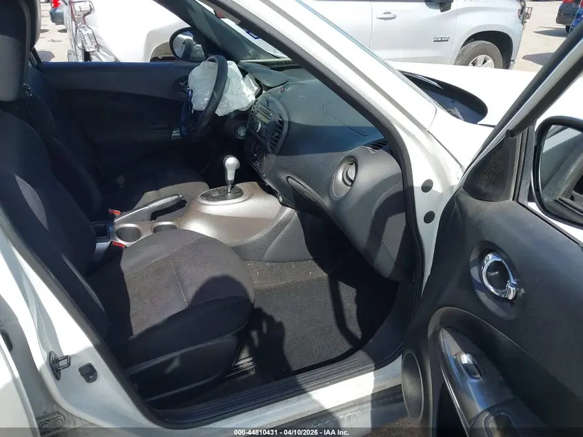 2013 NISSAN JUKE S