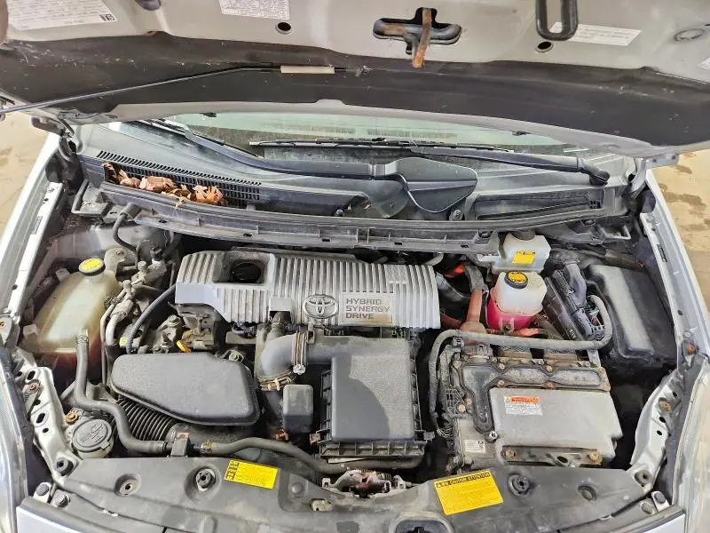 2010 TOYOTA PRIUS III  
