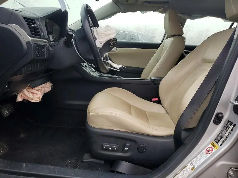 2011 LEXUS CT 200  