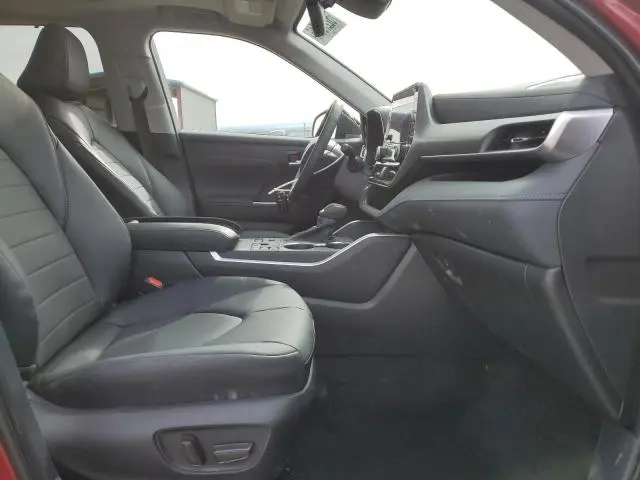 2025 TOYOTA HIGHLANDER LE  