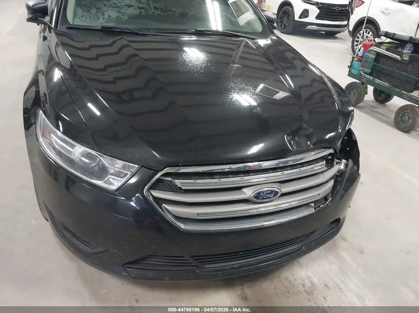 2015 FORD TAURUS SE