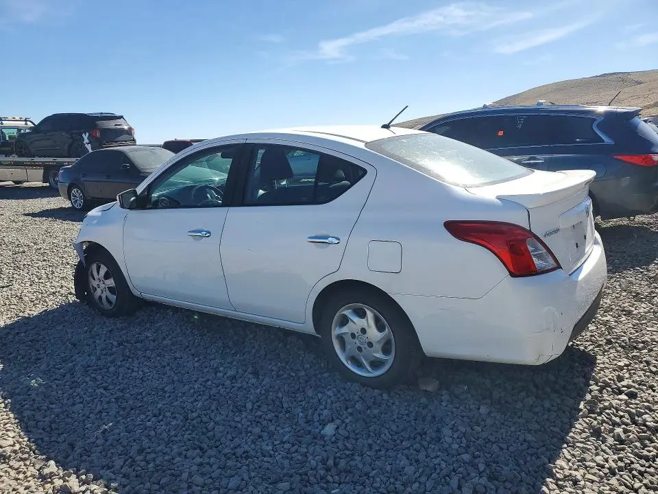 2018 NISSAN VERSA SV  