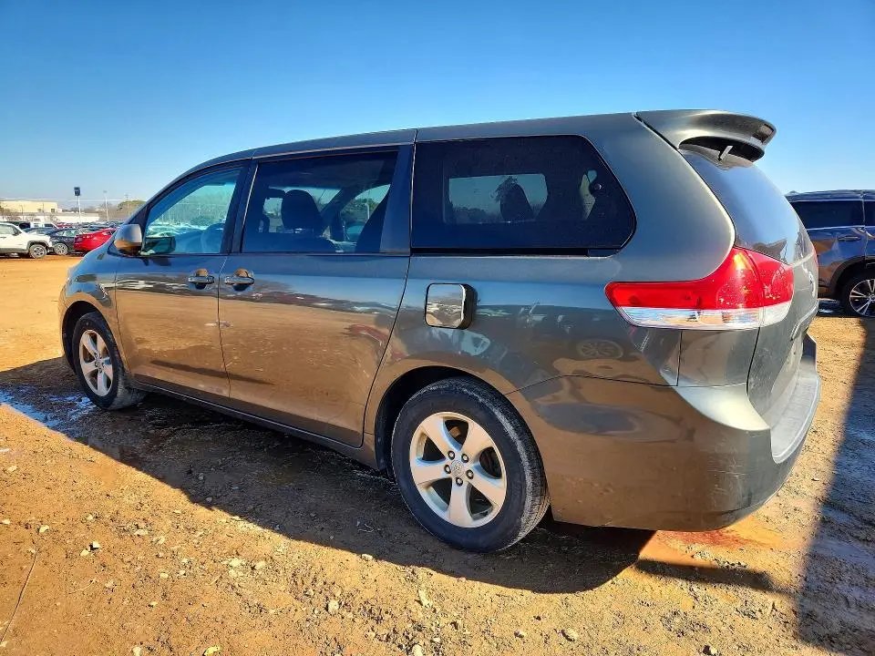 2012 TOYOTA SIENNA BASE  