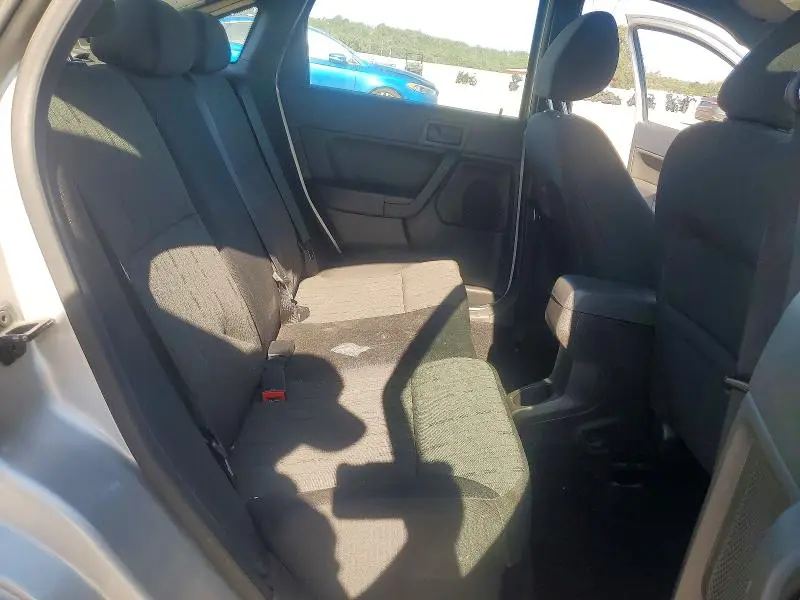 2010 FORD FOCUS SE  