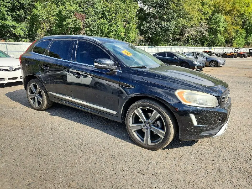 2017 VOLVO XC60 T6 DYNAMIC  
