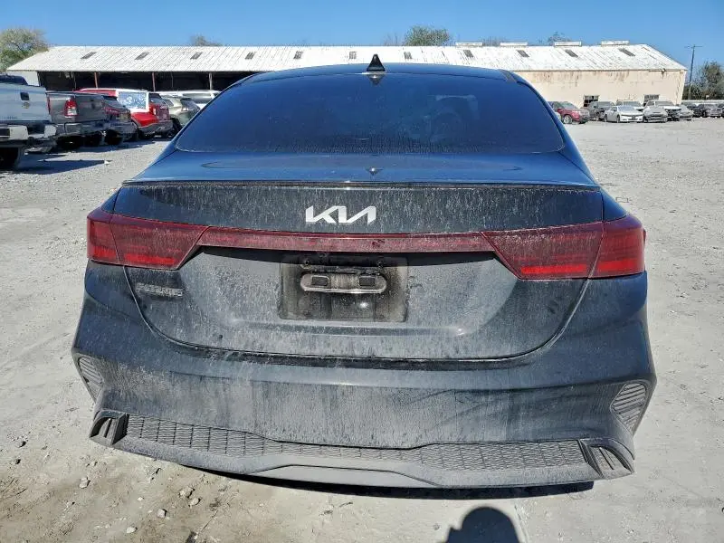 2024 KIA FORTE GT LINE  